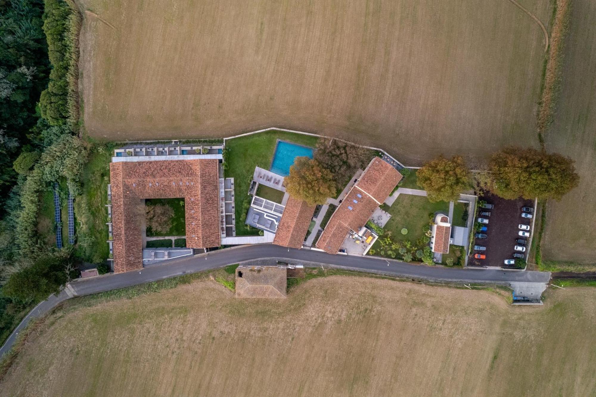 Sensi Azores Nature And Spa Ginetes Exterior foto Aerial view of the village